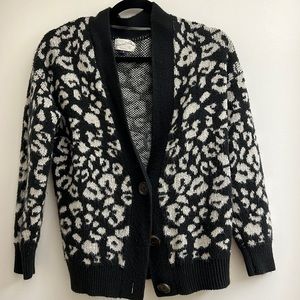 Women’s Universal Thread Target Cheetah Print Sweater